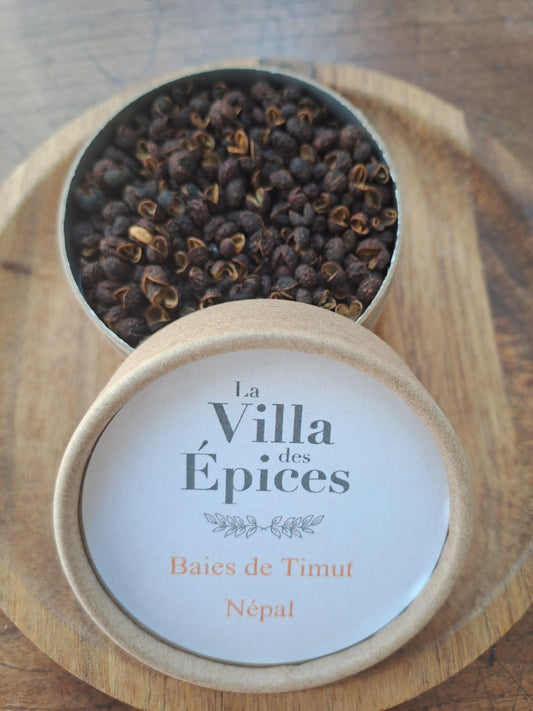 Les baies de Timut ou oivre de Timut, font partie de la famille des baies de Sitchuan. Elles présentent des saveurs de pamplemousse
